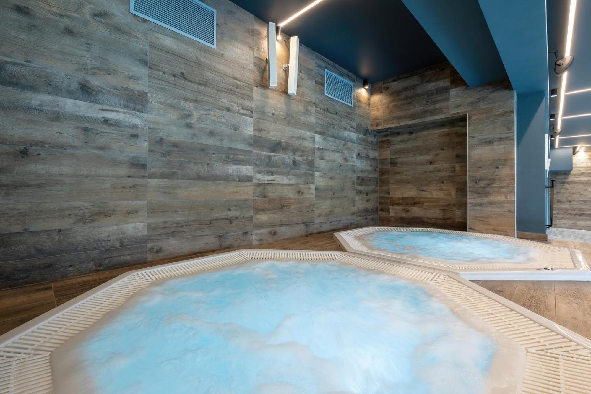 Kasprowicza 20 Swimming Pool By Jantar *